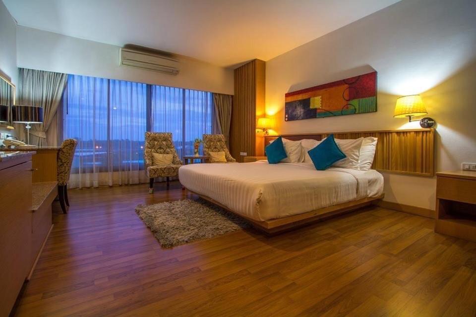 Mamaison Hotel Buriram Exteriör bild
