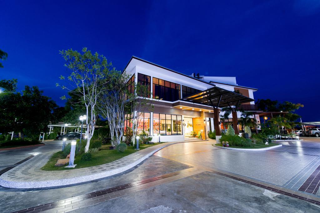 Mamaison Hotel Buriram Exteriör bild